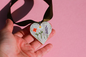 Wildflower Heart Ribbon Necklace - Deep Green