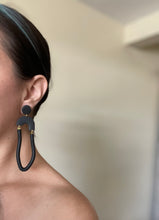Load image into Gallery viewer, Farrah Abstract Hoops